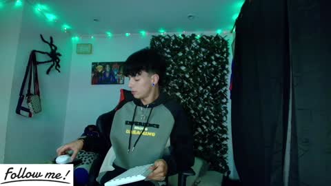 Snapshot of twink_sebas_ chatting on January 21, 2025, 6:54 am Bad boy sebastian online show from January 21, 2025, 6:54 am