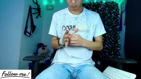 Snapshot of twink_sebas_ chatting on February 3, 2025, 3:09 am Bad boy sebastian online show from February 3, 2025, 3:09 am