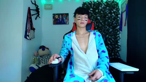 Snapshot of twink_sebas_ chatting on February 3, 2025, 4:41 pm Bad boy sebastian online show from February 3, 2025, 4:41 pm