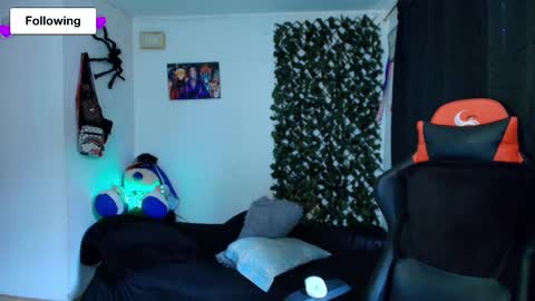 Snapshot of twink_sebas_ chatting on February 11, 2025, 7:27 pm Bad boy sebastian online show from February 11, 2025, 7:27 pm