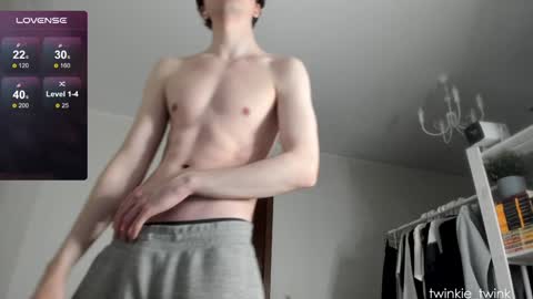 Snapshot of twinkie_twink chatting on January 31, 2025, 1:22 am Andy online show from January 31, 2025, 1:22 am