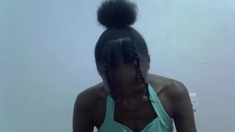 BABY TIA online show from November 1, 2025, 8:33 pm