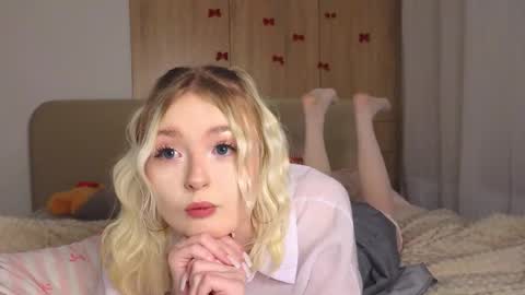 twinklefluff online show from January 17, 2026, 4:22 pm