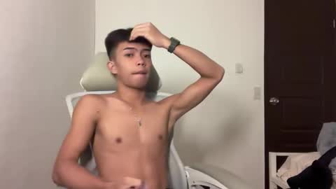 Snapshot of twinkmaster_jeden chatting on June 6, 2026, 11:37 am twinkmaster_jeden online show from June 6, 2026, 11:37 am
