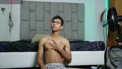 twinksecrets_ online show from April 14, 2026, 11:27 am