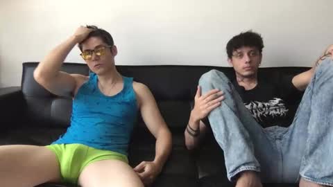 Snapshot of twinksguys360 chatting on February 14, 2025, 5:14 pm Derrick online show from February 14, 2025, 5:14 pm