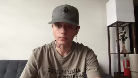 Snapshot of twinksguys360 chatting on September 16, 2025, 5:14 pm Derrick online show from September 16, 2025, 5:14 pm