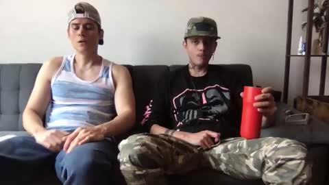 Snapshot of twinksguys360 chatting on November 1, 2025, 7:16 pm Derrick online show from November 1, 2025, 7:16 pm