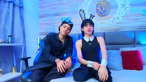 twinslovers_ online show from September 13, 2025, 7:46 pm