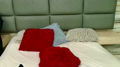 twinslovers_ online show from November 3, 2025, 11:15 pm