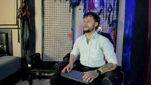 Clio  Tadeo online show from April 14, 2026, 3:01 am