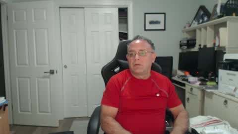 Twopeopleinlove online show from October 9, 2025, 9:51 am