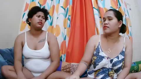 Snapshot of twowetcuties chatting on February 1, 2025, 6:00 am Lyn and lea online show from February 1, 2025, 6:00 am