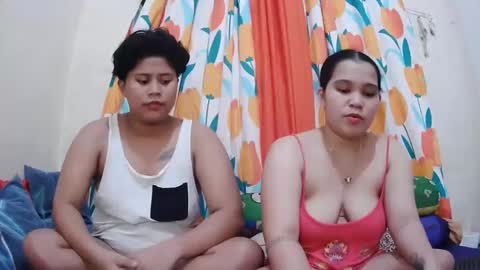 Snapshot of twowetcuties chatting on February 12, 2025, 8:38 am Lyn and lea online show from February 12, 2025, 8:38 am