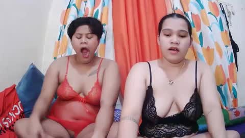 Snapshot of twowetcuties chatting on February 23, 2025, 5:56 am Lyn and lea online show from February 23, 2025, 5:56 am