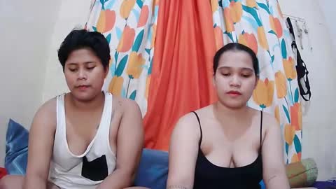Snapshot of twowetcuties chatting on March 4, 2025, 6:04 am Lyn and lea online show from March 4, 2025, 6:04 am