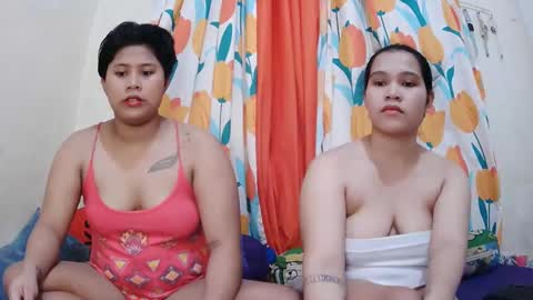 Snapshot of twowetcuties chatting on March 6, 2025, 5:46 am Lyn and lea online show from March 6, 2025, 5:46 am