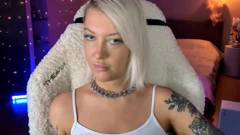 Miley online show from October 22, 2025, 12:16 pm