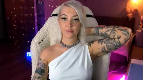 Miley online show from November 12, 2025, 3:12 pm