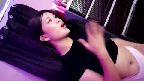 tyladine online show from October 31, 2025, 3:35 pm