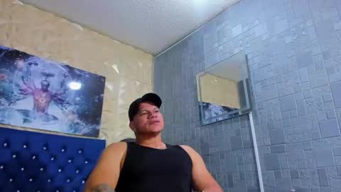 Snapshot of tyleer_scot chatting on May 7, 2026, 9:42 pm Tyleer Scot online show from May 7, 2026, 9:42 pm