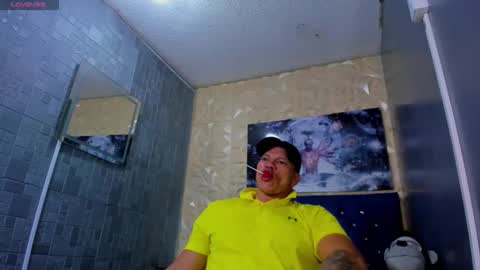 Snapshot of tyleer_scot chatting on May 21, 2026, 8:05 pm Tyleer Scot online show from May 21, 2026, 8:05 pm