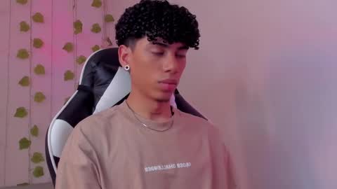 Snapshot of tyler_garcia_ chatting on February 20, 2025, 3:41 pm Tyler Garcia online show from February 20, 2025, 3:41 pm