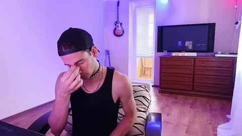 Snapshot of tyler_hack chatting on October 7, 2025, 10:34 am Tyler and Chris online show from October 7, 2025, 10:34 am