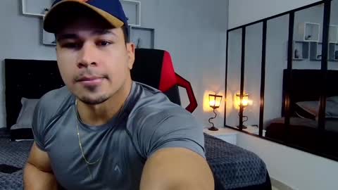 tyler_hank1 online show from December 6, 2024, 10:05 am