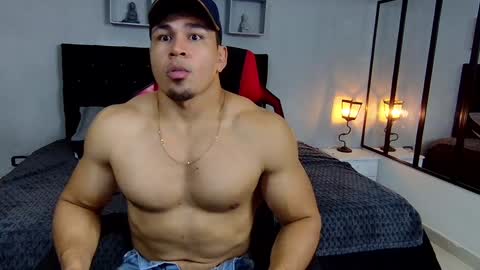 tyler_hank1 online show from December 7, 2024, 3:36 am