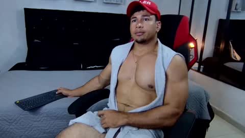 tyler_hank1 online show from March 3, 2025, 12:04 am