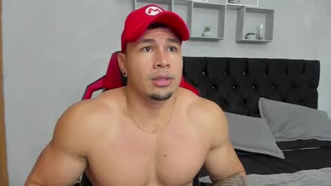 tyler_hank1 online show from June 30, 2026, 6:42 pm