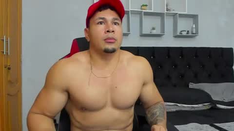 tyler_hank1 online show from July 5, 2026, 11:12 pm