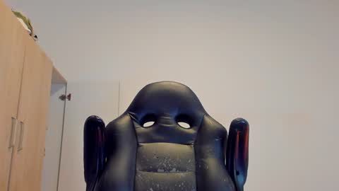     online show from December 1, 2024, 10:43 pm