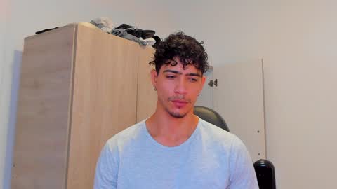     online show from December 4, 2024, 2:04 pm