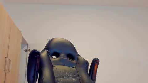     online show from December 19, 2024, 2:24 pm