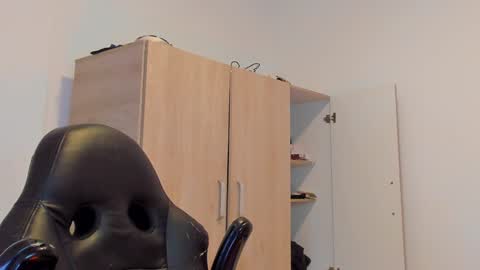     online show from December 20, 2024, 10:38 am