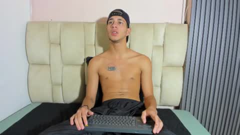 Snapshot of tyler_noir chatting on June 27, 2026, 12:22 pm tyler_noir online show from June 27, 2026, 12:22 pm