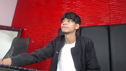 Snapshot of tyler_wolf_1 chatting on October 14, 2025, 12:28 pm tyler_wolf_1 online show from October 14, 2025, 12:28 pm