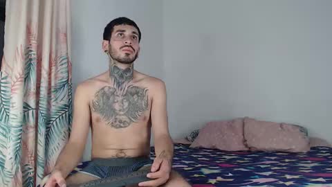 Snapshot of tyler_y_luna chatting on December 19, 2025, 4:08 am Tyler y Luna online show from December 19, 2025, 4:08 am