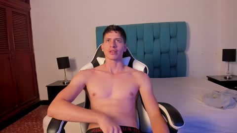 Snapshot of tylercold_x chatting on September 25, 2025, 8:01 pm Tyler online show from September 25, 2025, 8:01 pm