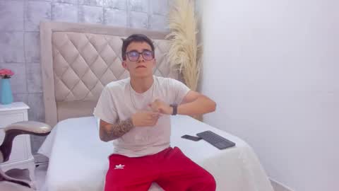 Snapshot of tylercross_ chatting on March 18, 2026, 8:34 pm Tyler online show from March 18, 2026, 8:34 pm