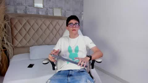 Snapshot of tylercross_ chatting on April 2, 2026, 8:28 pm Tyler online show from April 2, 2026, 8:28 pm