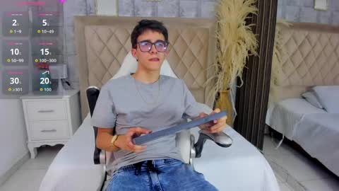 Snapshot of tylercross_ chatting on April 3, 2026, 8:40 pm Tyler online show from April 3, 2026, 8:40 pm
