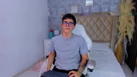 Snapshot of tylercross_ chatting on April 8, 2026, 8:20 pm Tyler online show from April 8, 2026, 8:20 pm