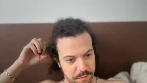 Tyleruzi online show from May 23, 2026, 3:27 pm