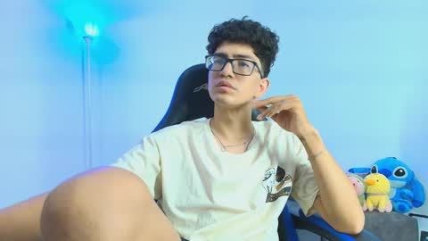   online show from October 9, 2025, 6:22 am