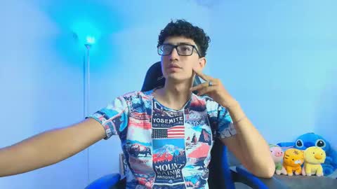   online show from October 14, 2025, 7:58 pm