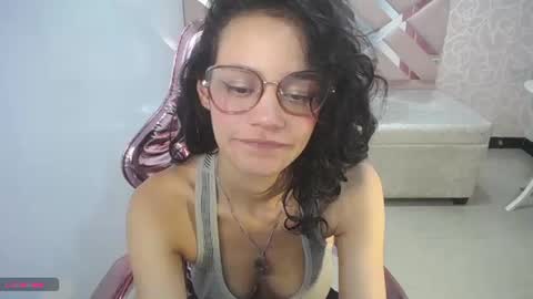 Snapshot of tyna_ch chatting on June 13, 2026, 1:14 am TYNA online show from June 13, 2026, 1:14 am