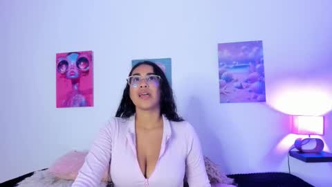 Snapshot of tyra_banksi chatting on October 16, 2025, 2:56 am tyra online show from October 16, 2025, 2:56 am